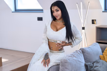 Yasmina Khan in Look But Dont Touch, photo 1 of 4