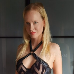 Blonde Hexe VR Porn Star