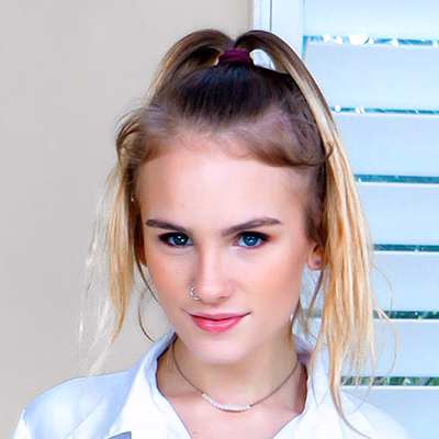 Natalie Knight VR Porn Star