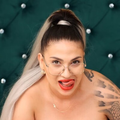 Tattooed Kate VR Porn Star