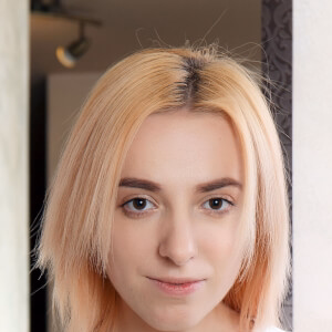 Thumbelina VR Porn Star