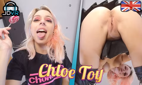 Facesitting and Spitplay VR Porn Video