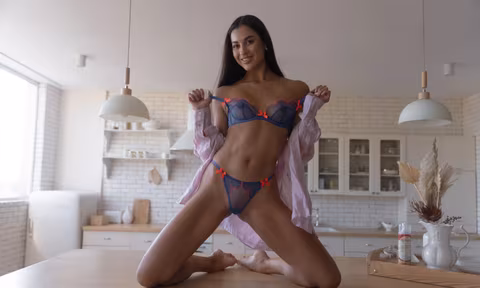 Brunette Princess Mollyq Plays With Whipped Cream VR Porn Video